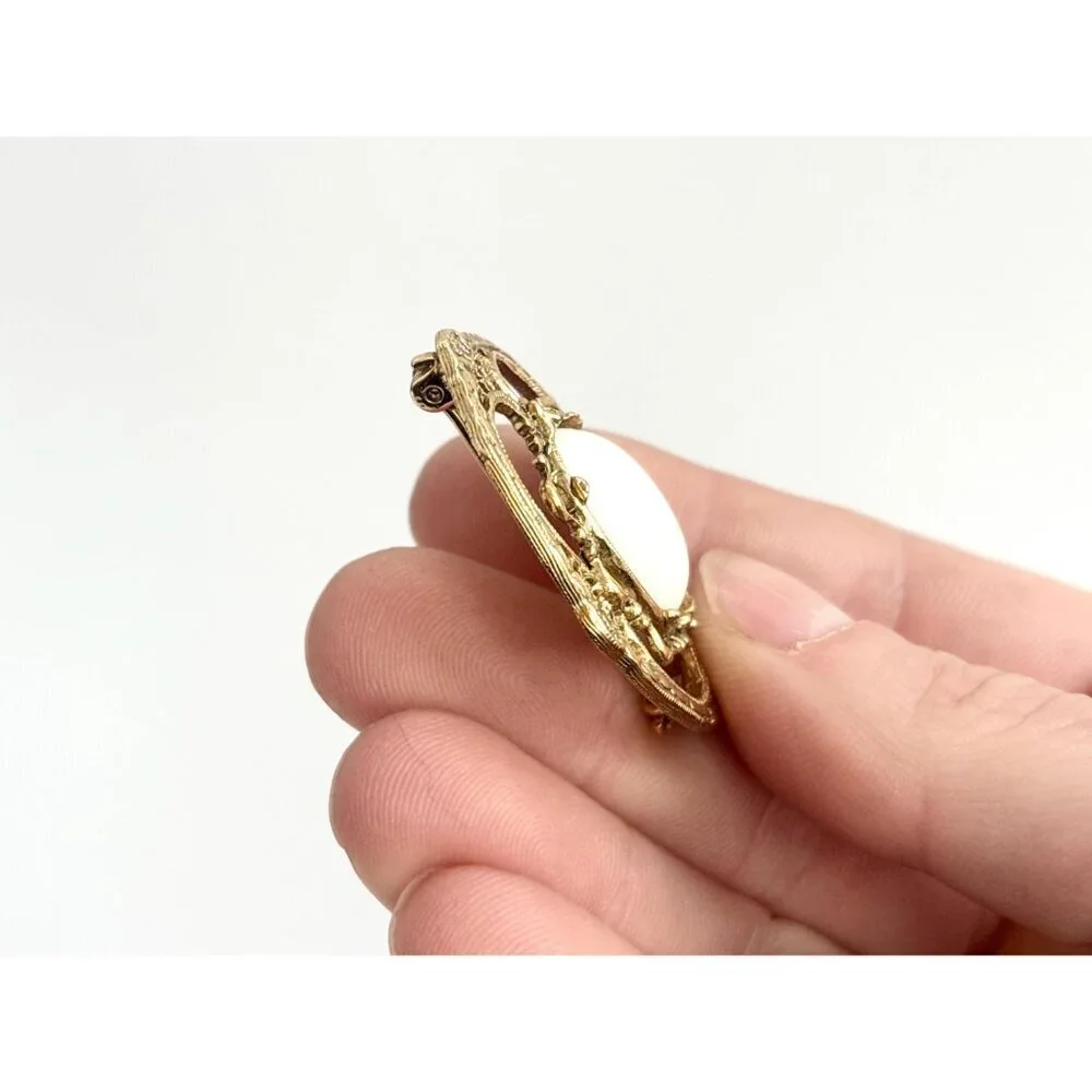 Faux Porcelain Enameled Oval Shaped Victorian Inspired Vintage Floral Brooch